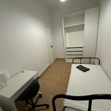 Гостевой дом Metro Arroios 22 *